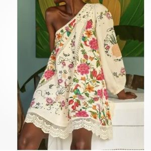 COPY - One shoulder NWT FARM RIO XL! Runs generous!